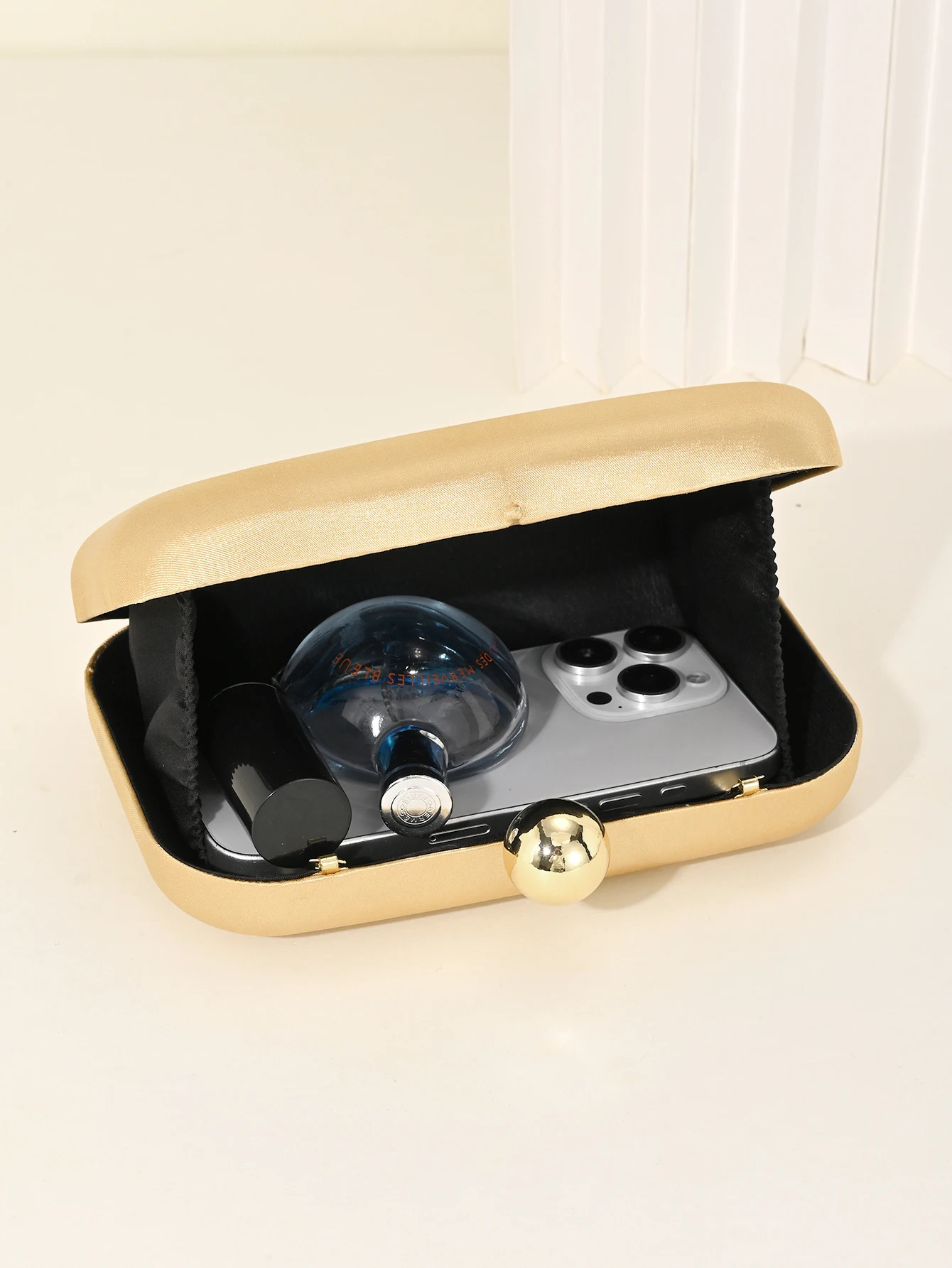 Ladies' Evening Bag, Vintage Satin Clutch Square Bag, Elegant Evening Bag with Golden Spherical Lock and Detachable Chain