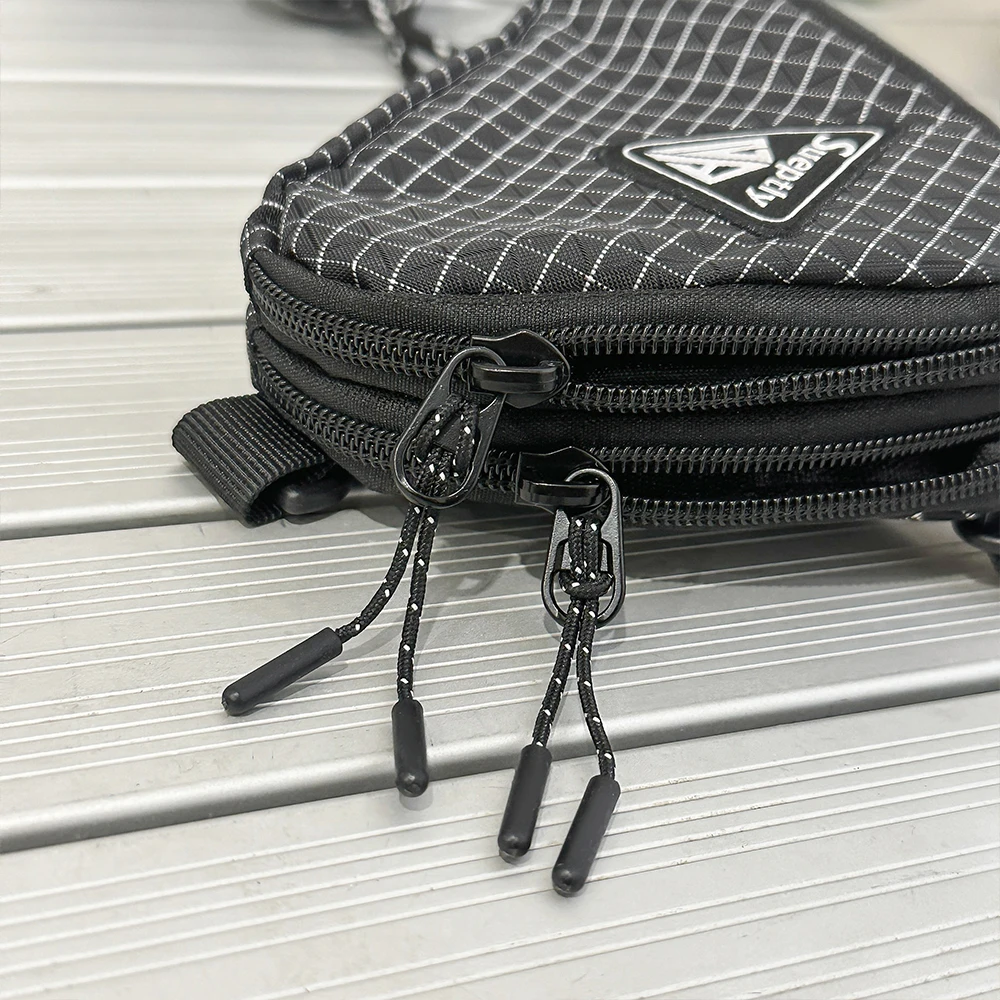 Men's Shoulder Bag, Japanese Style Small Hanging Bag, Contrasting Color Triangle Key Bag, Casual Workwear Style Headphone Bag