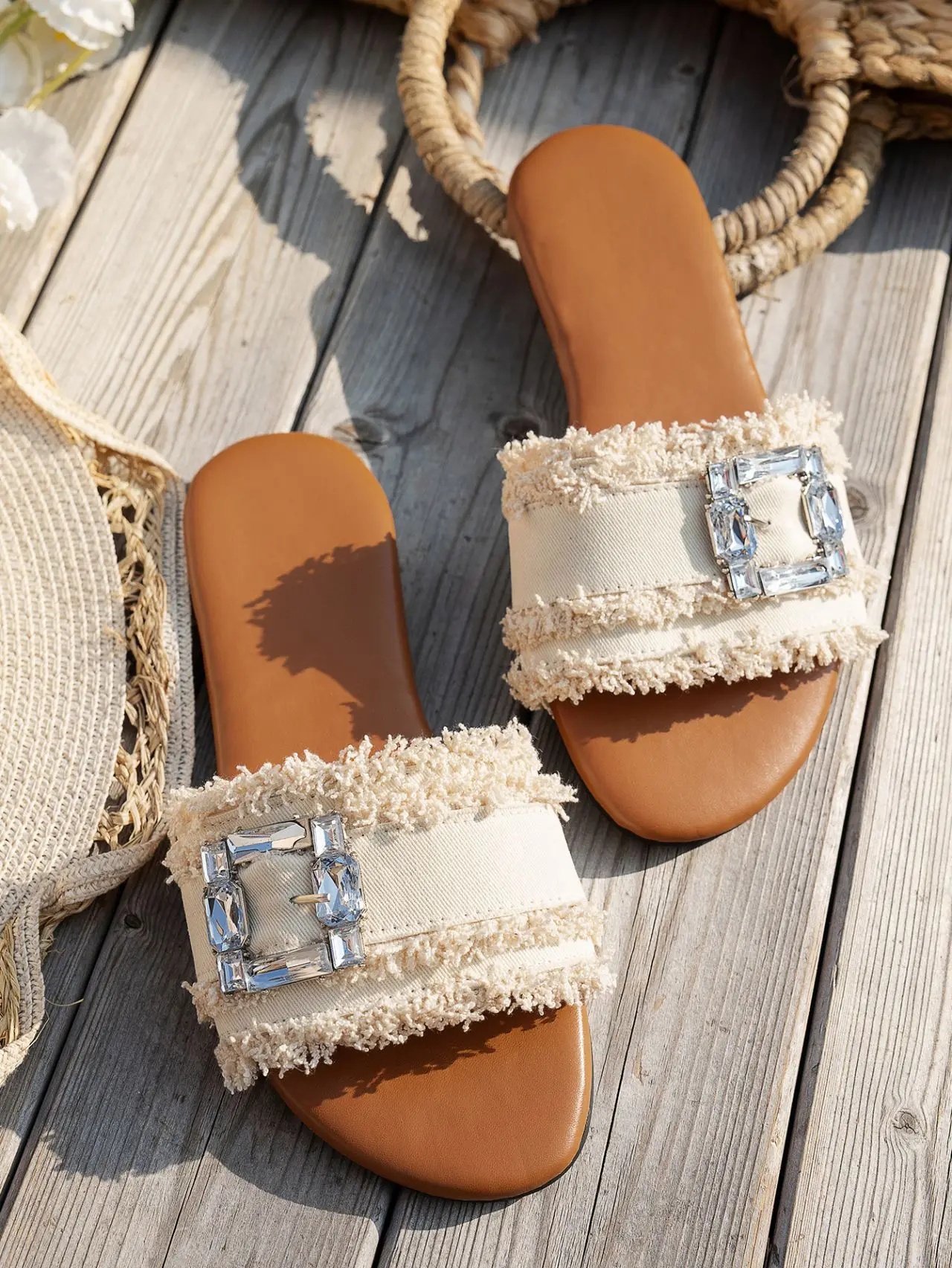 Women's Slippers Summer Sliding Metal Buckle Flat Shoes Fashion Sandals Women's Designer 2026 Comfortable Women's Shoes Slides