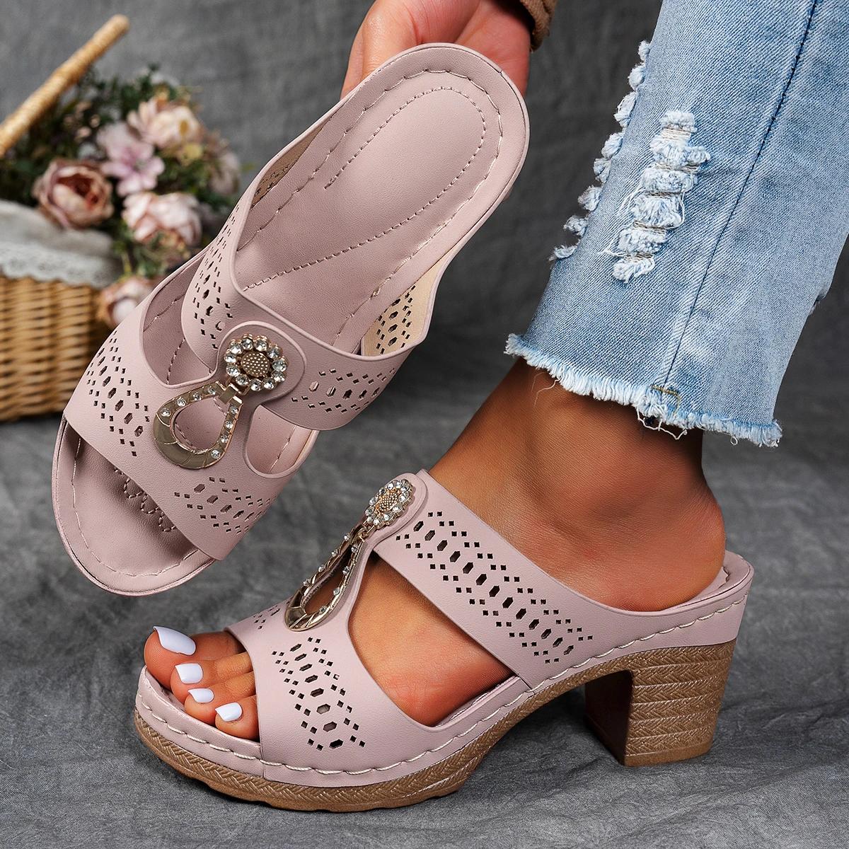 Women's Summer New Simple and Comfortable High Heels Sandals Rhinestone Decorate Slip on Fish Mouth Chunky Heel Beach Slippers