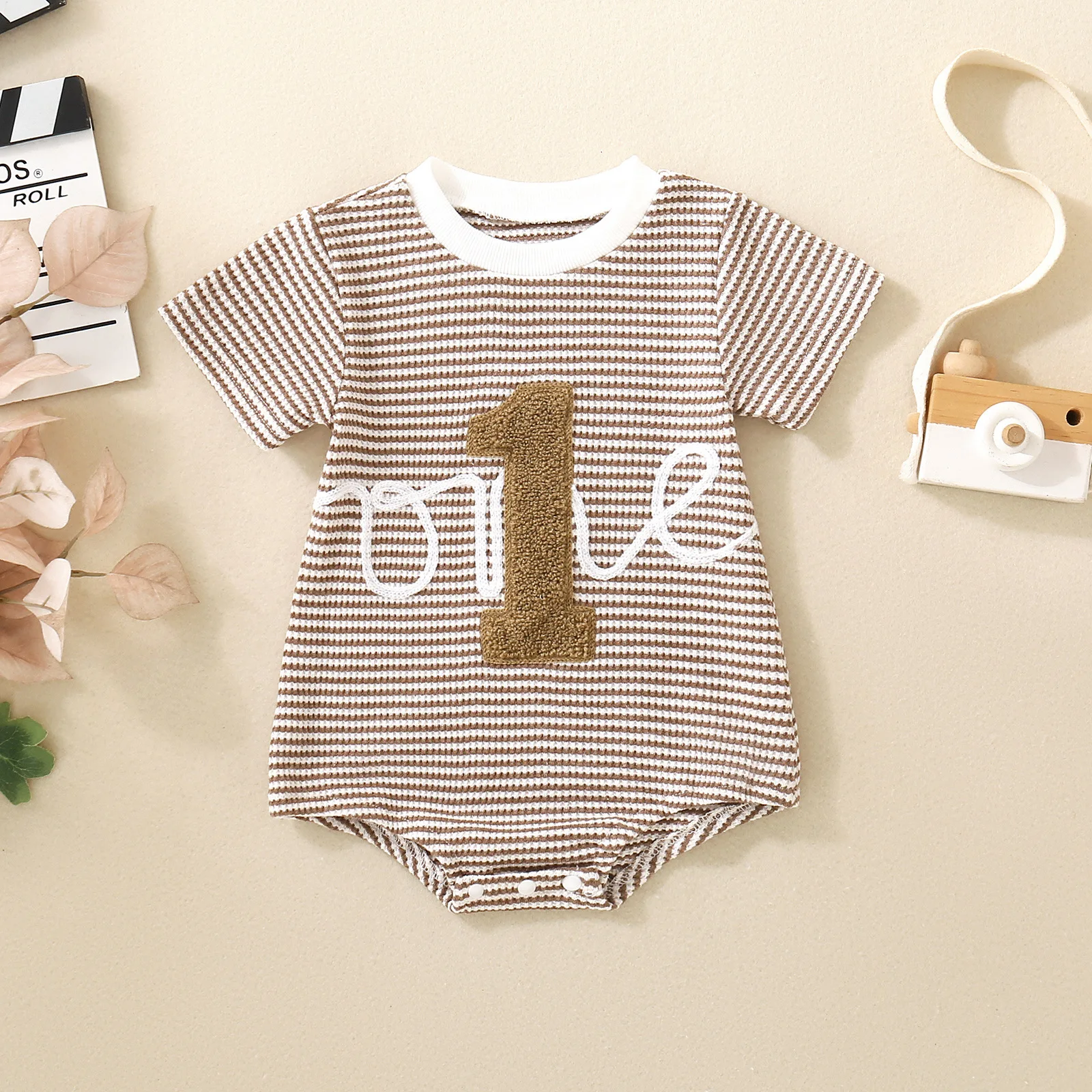 Summer neutral infant one embroidered short-sleeved triangular Romper