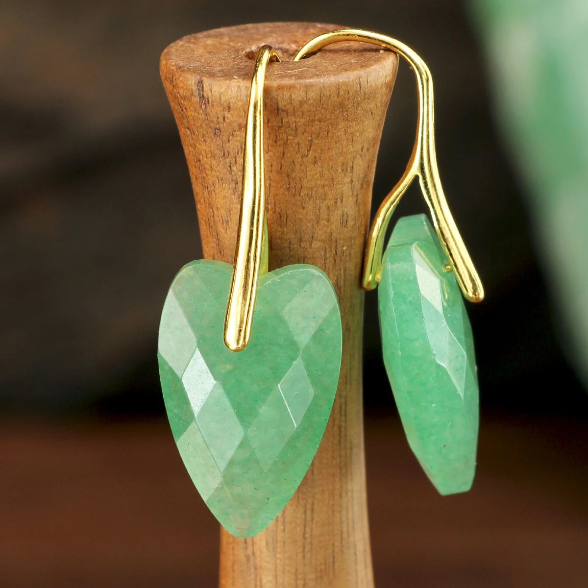 Charming Natural Stone Heart Pendant Ladies' Earrings Natural White Quartz Rose Quartz Green Aventurine Faceted Heart pendant