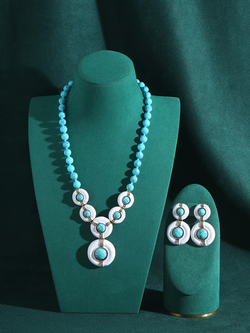Vintage White Turquoise Earring Round Drop Rhinestone Antique Gold Color High Quality Woman Luxury Designer Jewelry Accessories