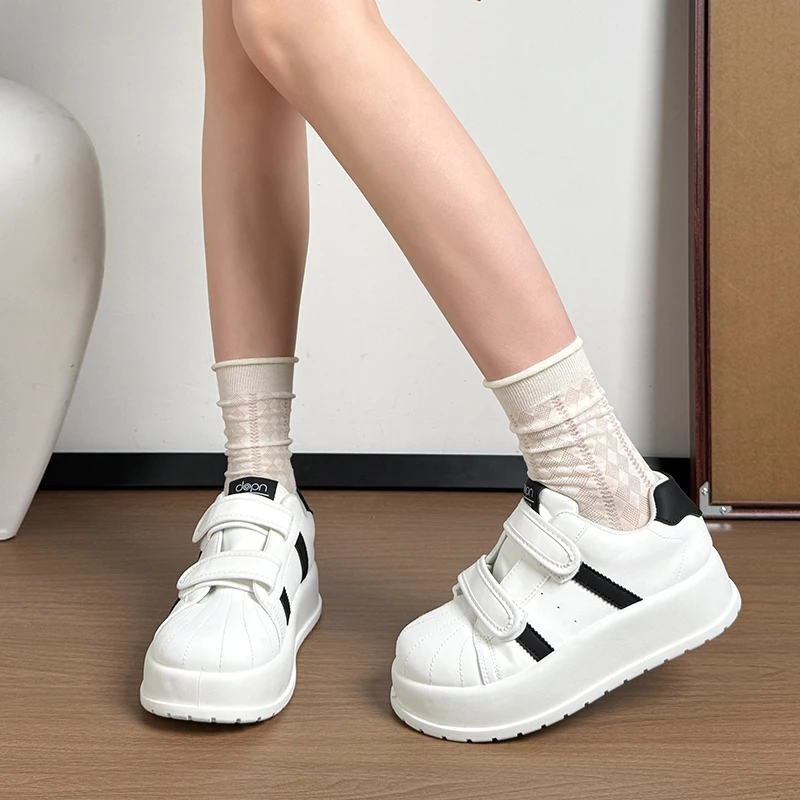 Spring /Autumn Elegant and Sexy Thick Soled Sports and Leisure Shoes Fashionable and Best Selling New Comfortable Women's Shoes