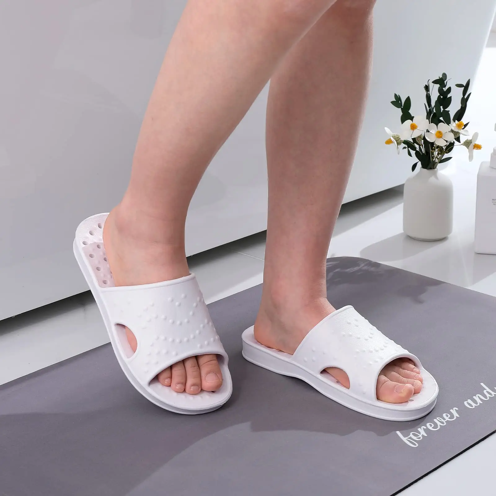 Smile Super Soft Shower Slippers For Women Men Light Non-slip Indoor Slides Quick Drying Bathroom Slippers With Arch Support