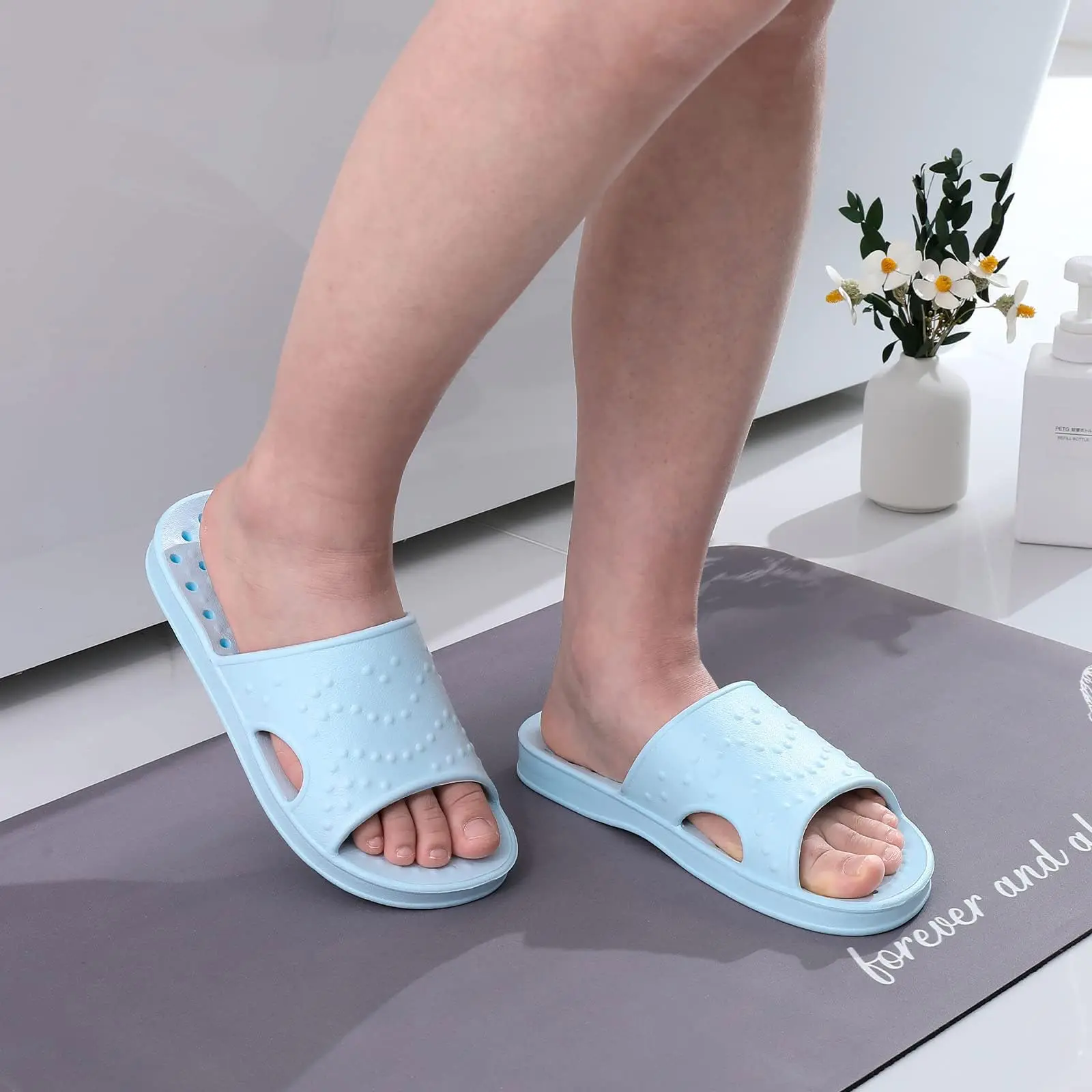 Smile Super Soft Shower Slippers For Women Men Light Non-slip Indoor Slides Quick Drying Bathroom Slippers With Arch Support