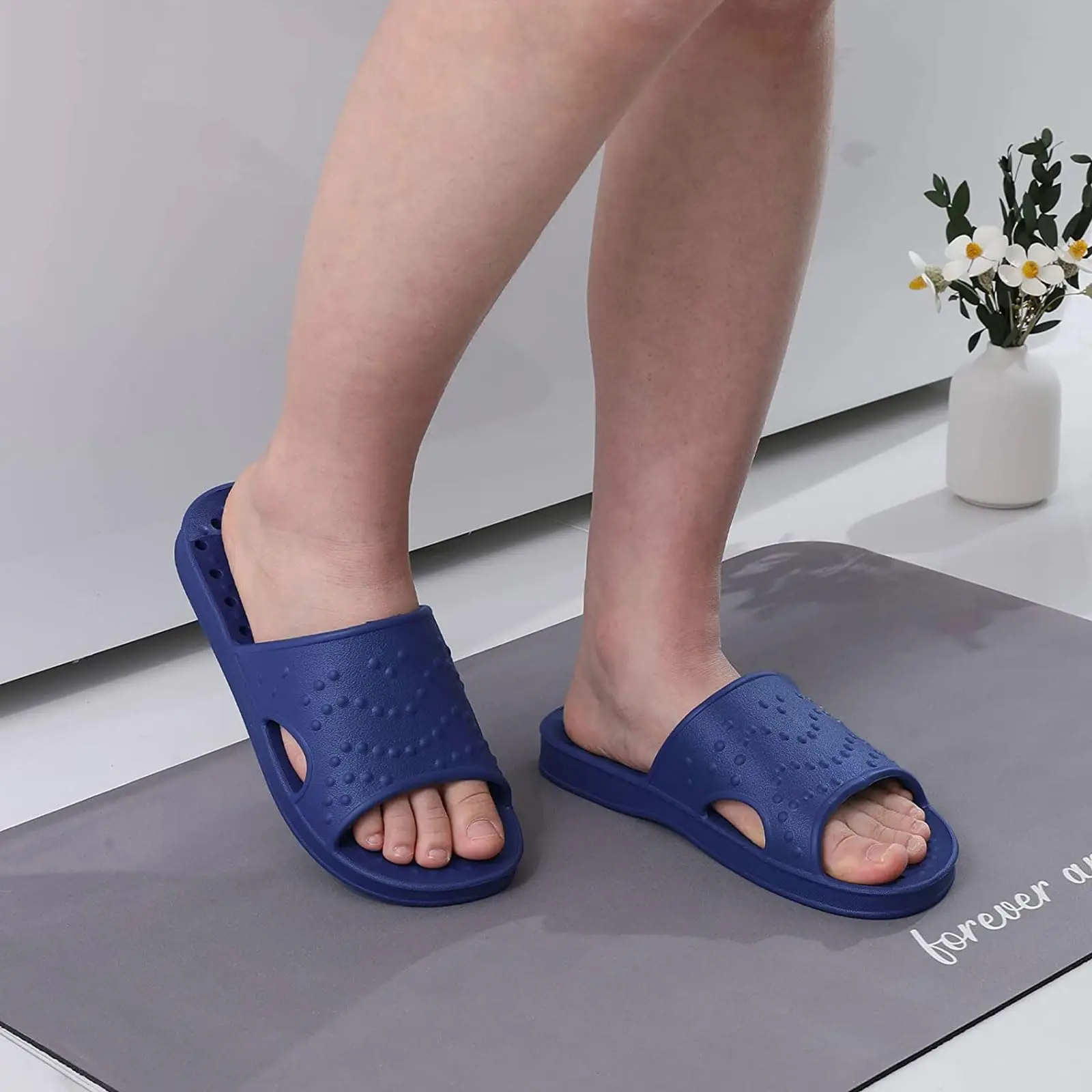 Smile Super Soft Shower Slippers For Women Men Light Non-slip Indoor Slides Quick Drying Bathroom Slippers With Arch Support