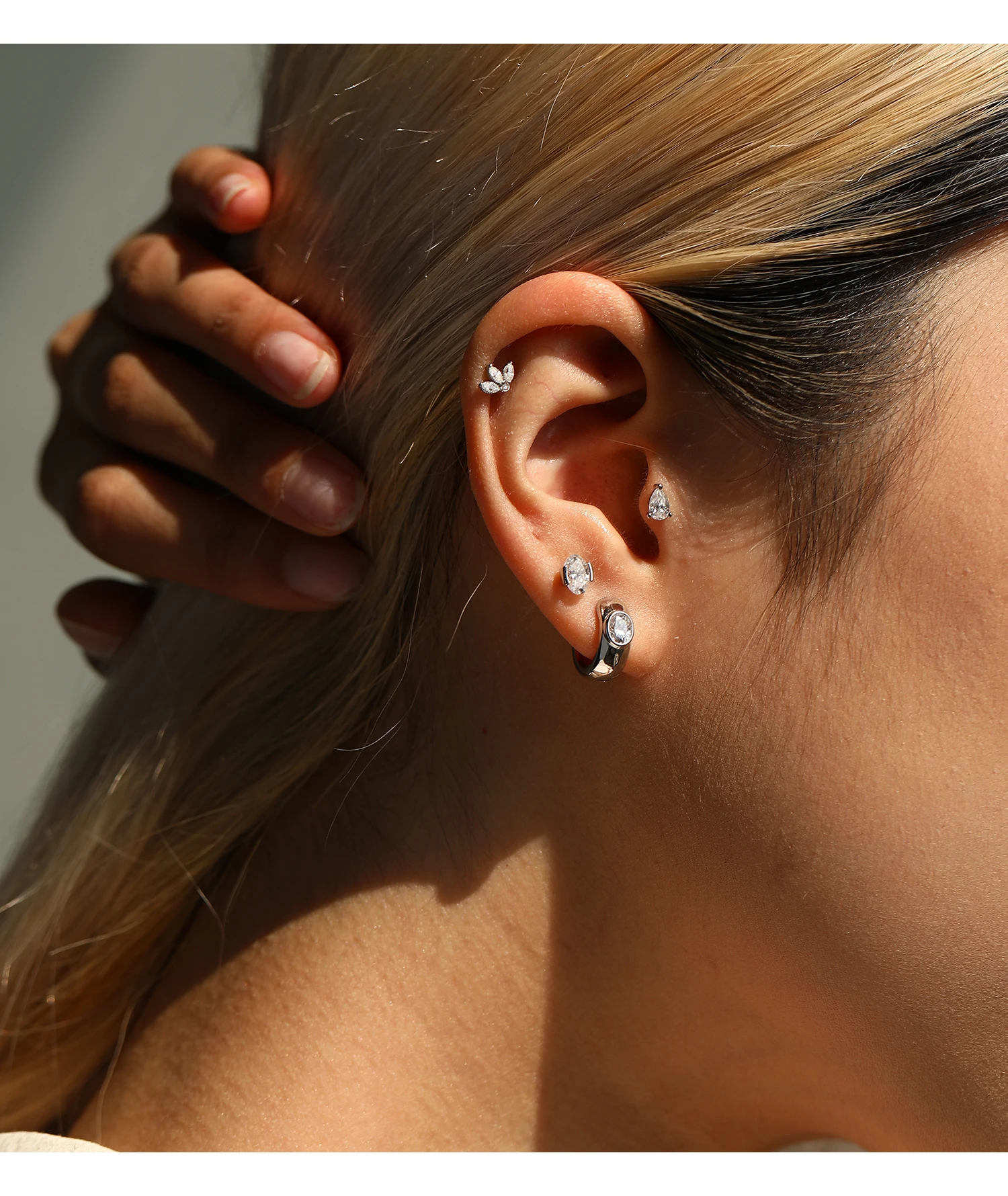 MODIAN D Color Oval Moissanite Heart Screw Helix Earrings Cartilage 925 Sterling Sliver Stud Earrings For Women Fine Jewelry