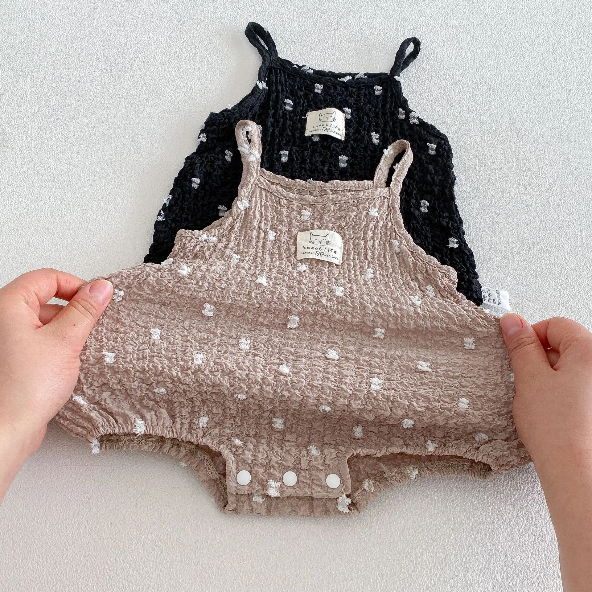 3-24M Summer Cute Baby Cami Bodysuit Cotton Spotted Fabric Sleeveless One Piece Clothes for Girls Black Infant Romper