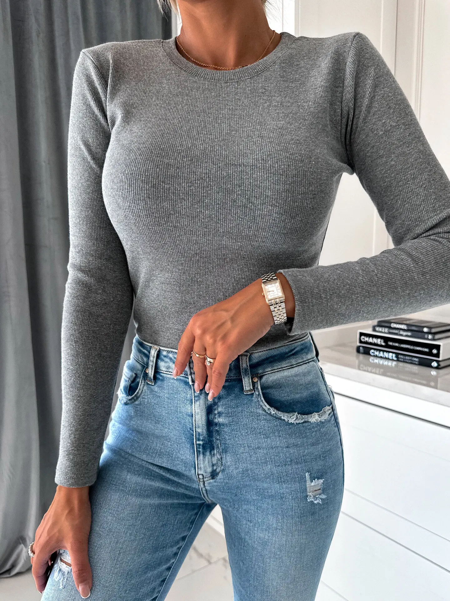 Women's O Neck Long Sleeve Knitted T-Shirt with Solid Color and Slim Fit Design for Casual or Layering Wear