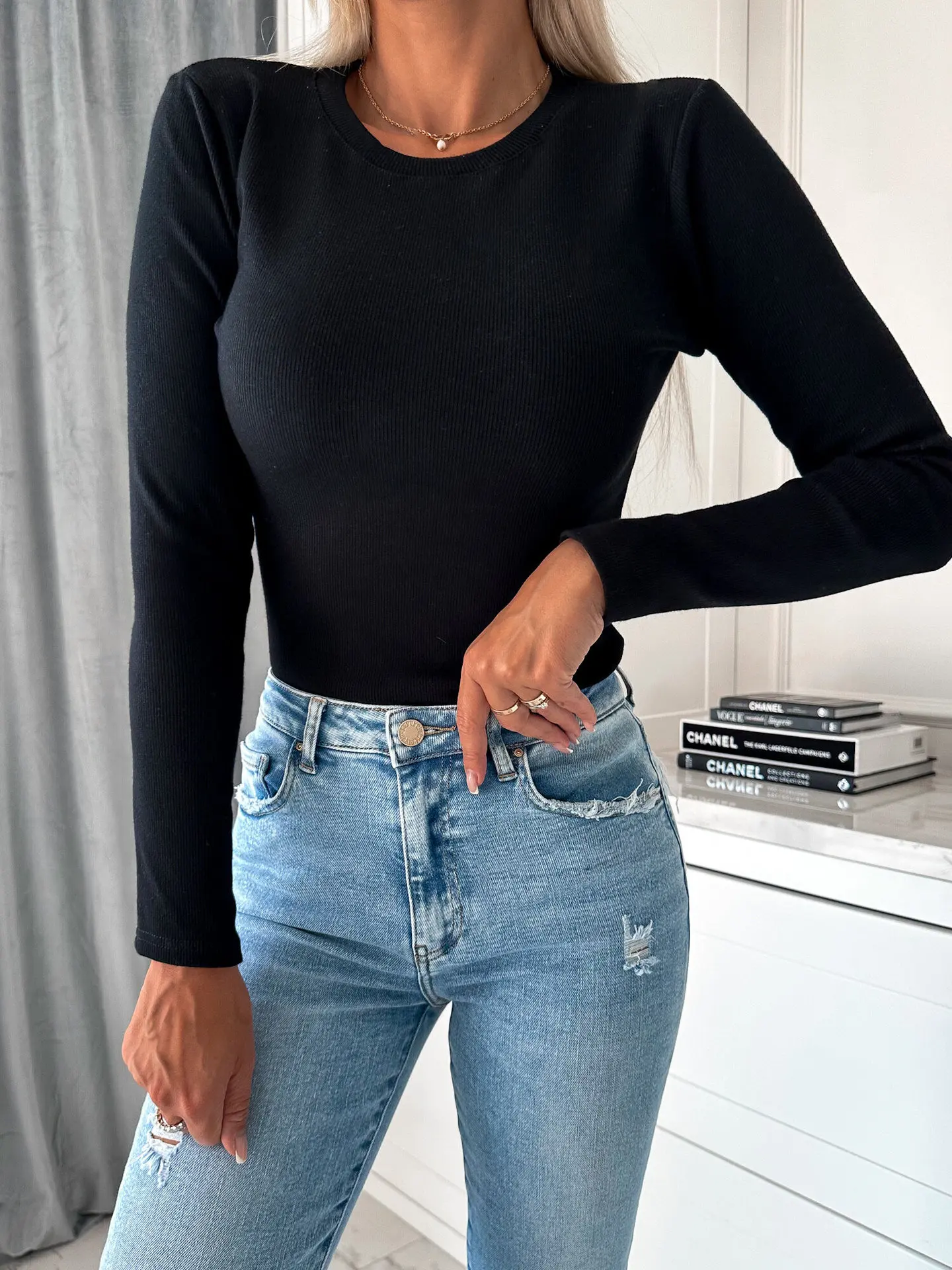 Women's O Neck Long Sleeve Knitted T-Shirt with Solid Color and Slim Fit Design for Casual or Layering Wear