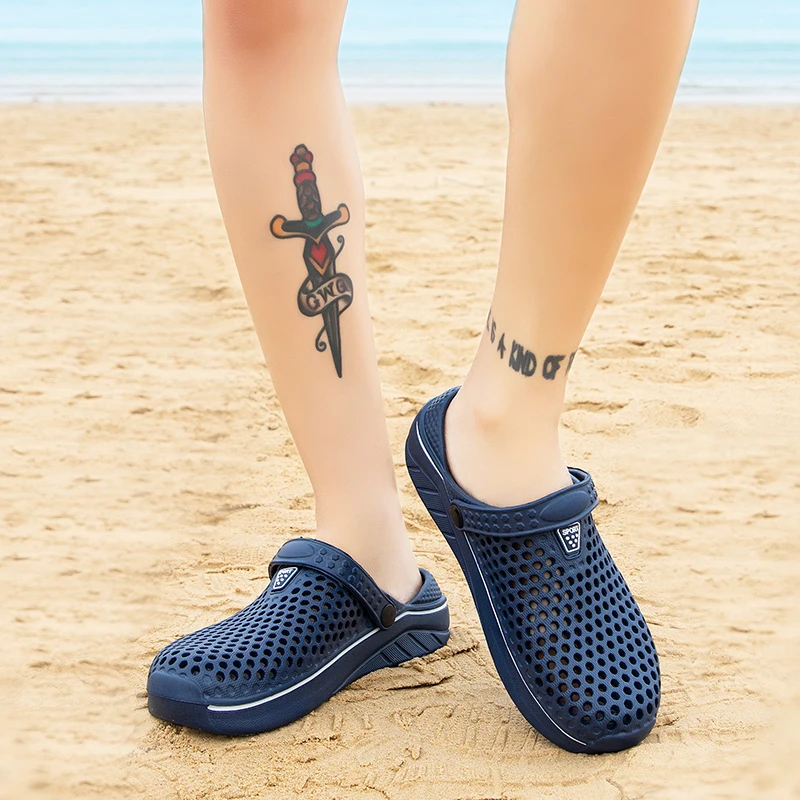 Comfortable Men Pool Sandals Summer Outdoor Beach Shoes Men Slip on Garden Clogs Casual Water Shower Slippers Men Zapatos