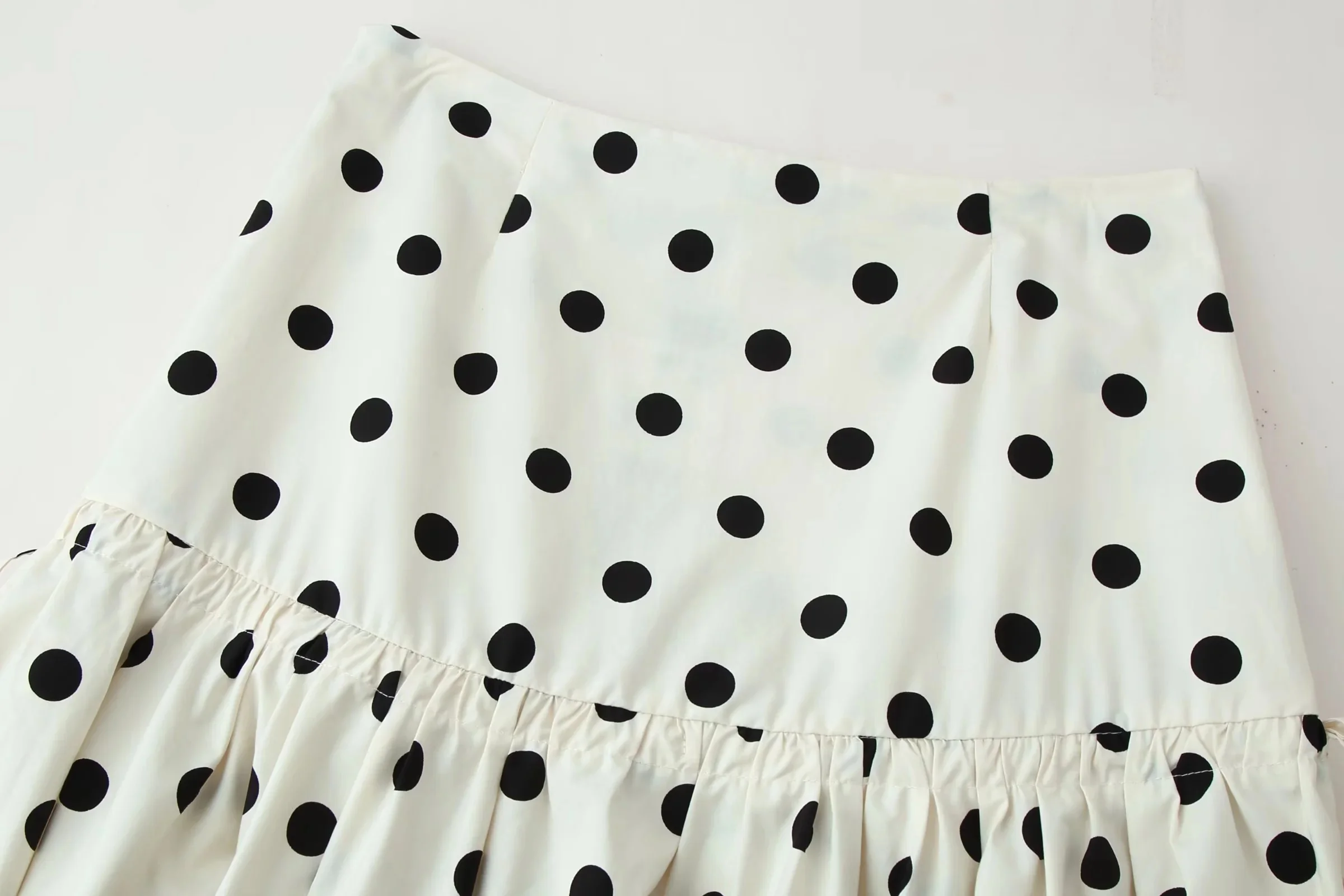 KONDALA Lady Polka Dot Asymmetric Skirt New 2026 Summer Trendy Vacation Midi Skirt Women Elegant Chic Casual Irregular Hem Skirt