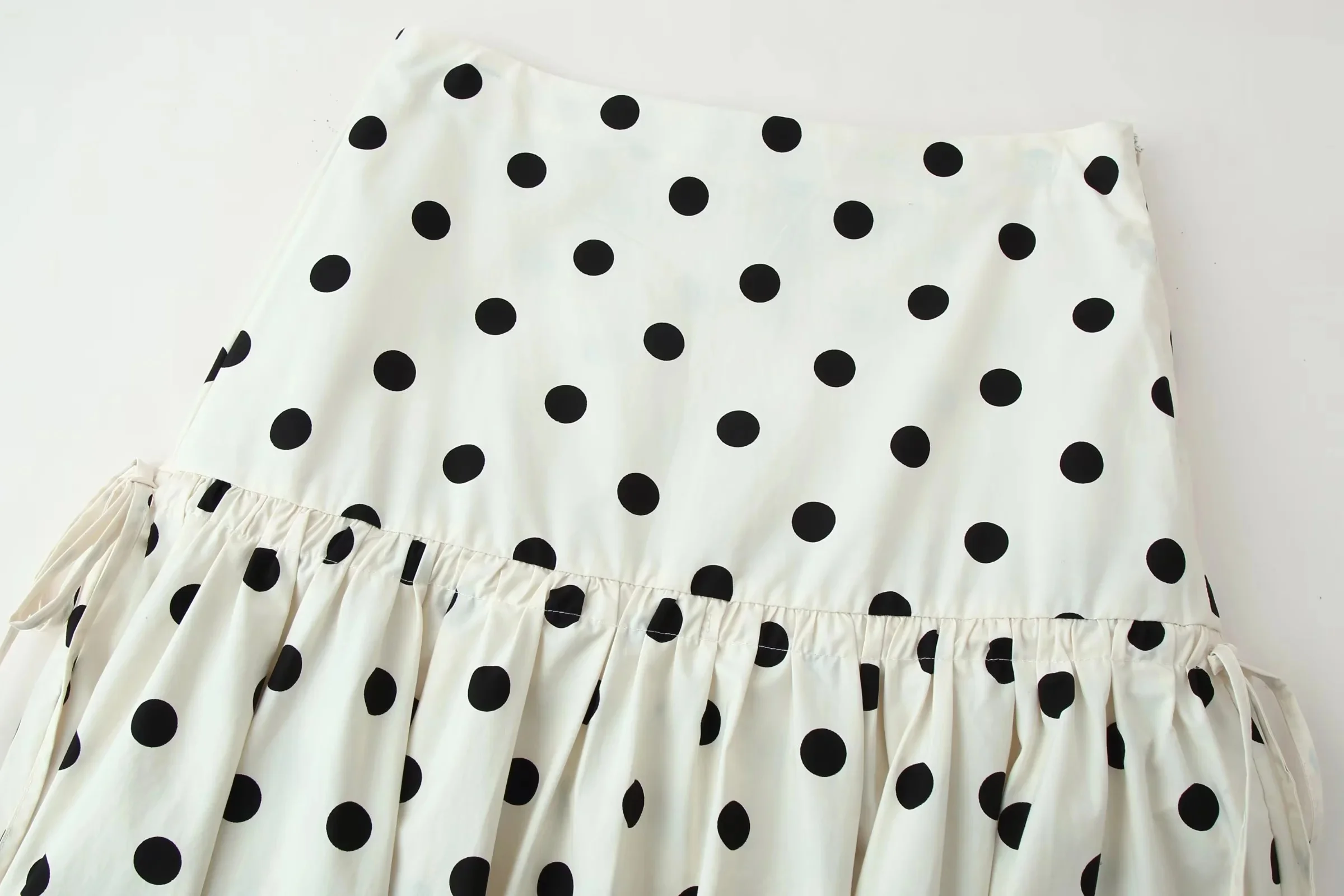 KONDALA Lady Polka Dot Asymmetric Skirt New 2026 Summer Trendy Vacation Midi Skirt Women Elegant Chic Casual Irregular Hem Skirt