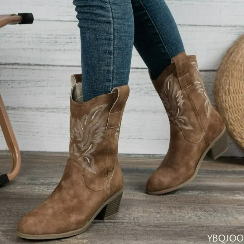 Elegant comfortable women's shoes autumn winter embroidered thick heel women's boots retro minimalist midsole pointed boots