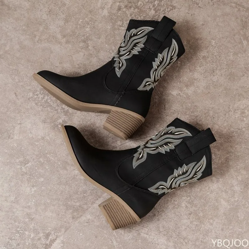 Elegant comfortable women's shoes autumn winter embroidered thick heel women's boots retro minimalist midsole pointed boots
