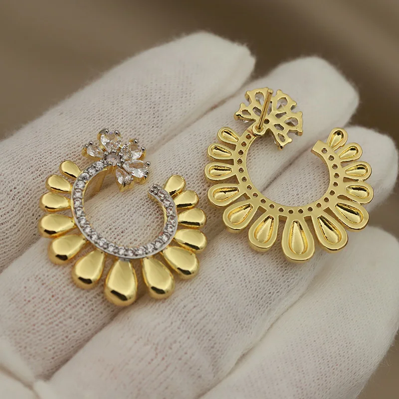 New Sight Design Metal Waterdrop Stud Earrings for Women Fashion Brand Jewelry Delicate Crystal Flower Earrings