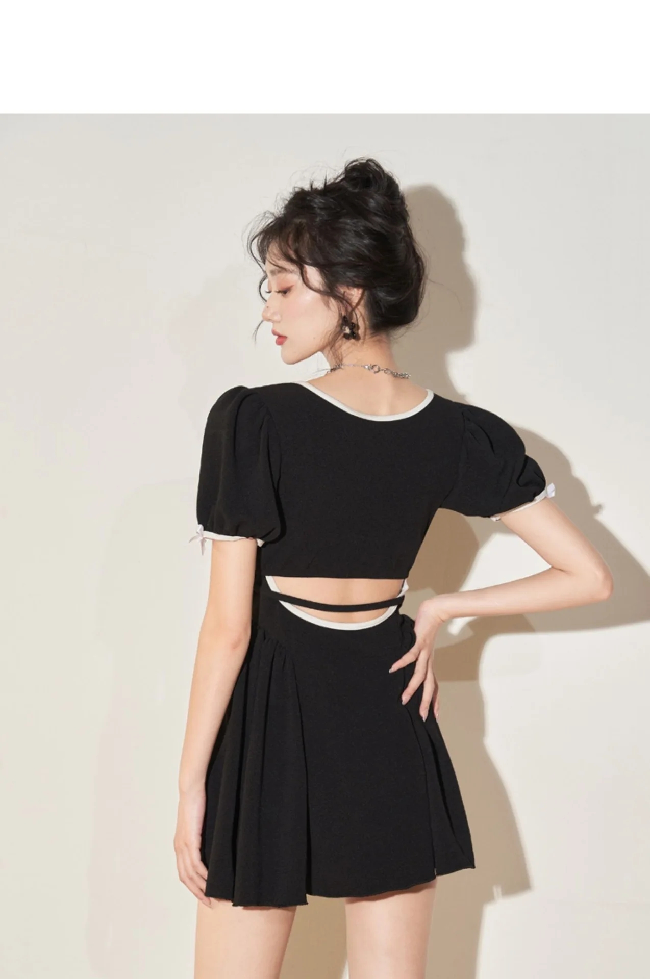 Women's Slimming Two-Piece Swimsuit Black Fashion Swimwear Back Sexy Cutout Bathing Suit for Hot Spring & Vacation Anti-Exposure