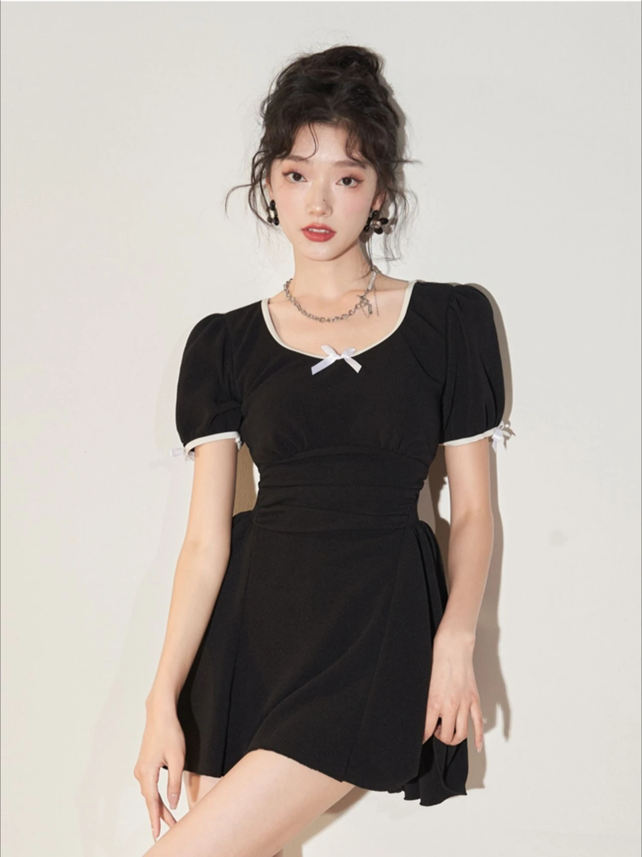 Women's Slimming Two-Piece Swimsuit Black Fashion Swimwear Back Sexy Cutout Bathing Suit for Hot Spring & Vacation Anti-Exposure