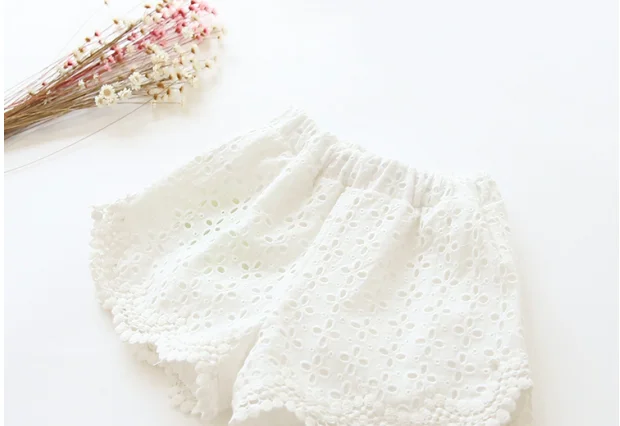 2026 New Summer Korean Style Girls Hollow Lace Shorts Fashion Hot Pants Beach Shorts For Big Kids