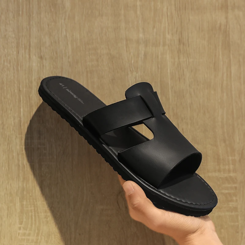 Fashion Men's Slippers Quality Leather Beach Sandals Summer Casual Non-slip Flat Shoes Lightweight Clogs Roman Shoes Flip Flops