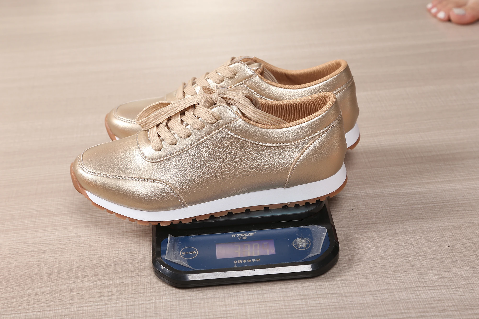2026 Fashion Women's Sneakers Golden Silver Luxury Girls Walking Shoes Spring/autumn Casual Comfortable Flat Vulcanized Shoes