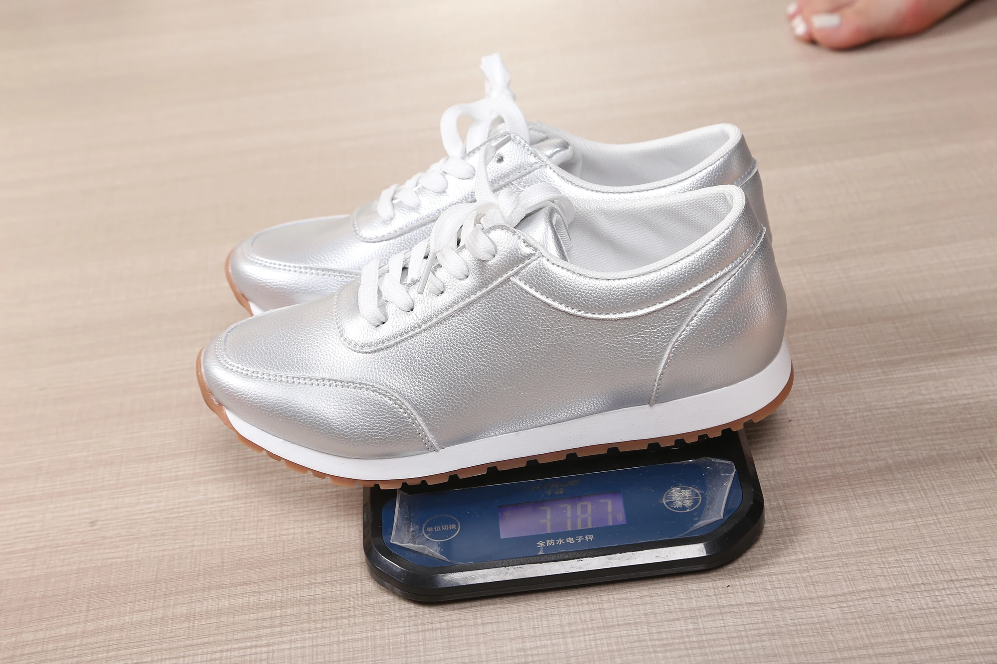 2026 Fashion Women's Sneakers Golden Silver Luxury Girls Walking Shoes Spring/autumn Casual Comfortable Flat Vulcanized Shoes