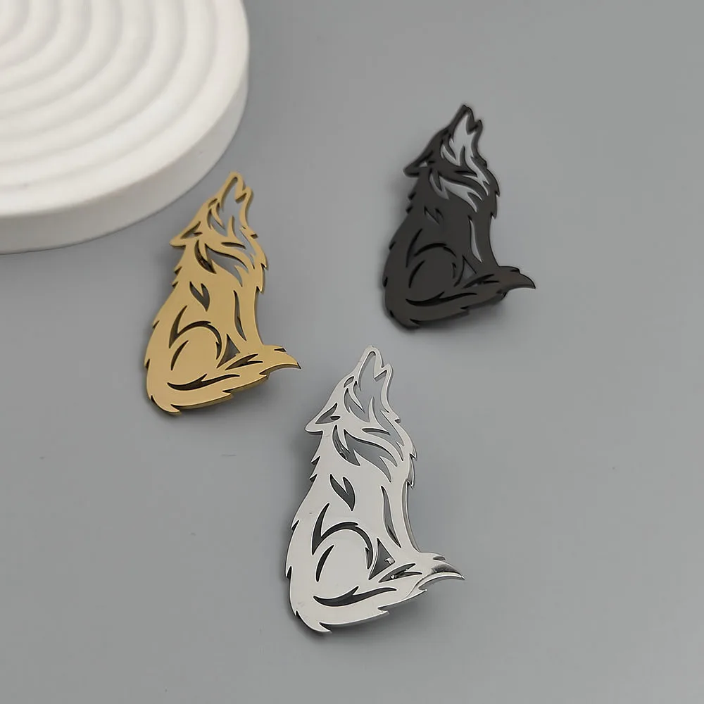 Original design Lone Wolf stainless steel gold-plated brooch, waterproof and non-fading lapel pin, men's suit accessories