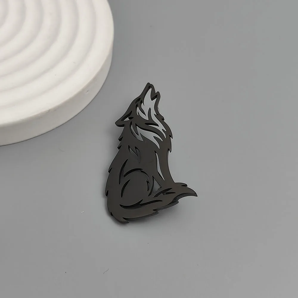 Original design Lone Wolf stainless steel gold-plated brooch, waterproof and non-fading lapel pin, men's suit accessories