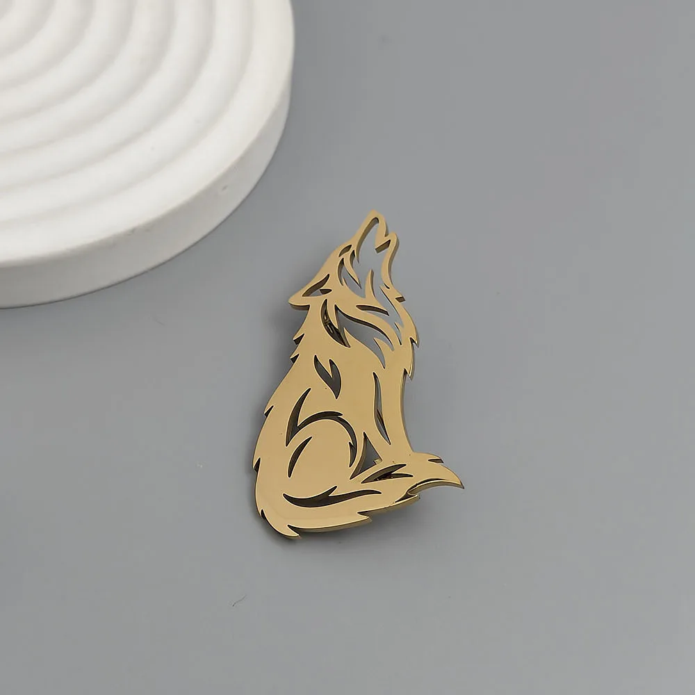 Original design Lone Wolf stainless steel gold-plated brooch, waterproof and non-fading lapel pin, men's suit accessories