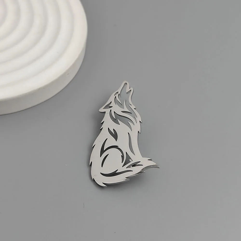 Original design Lone Wolf stainless steel gold-plated brooch, waterproof and non-fading lapel pin, men's suit accessories