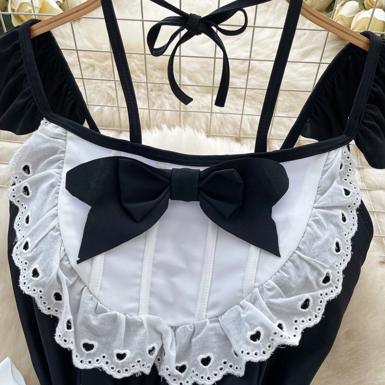 Sexy Comfortable Body Dress with Small Fly Sleeves Bow Tie Cinching Ruffles Cute Strap Design for Women Fashion