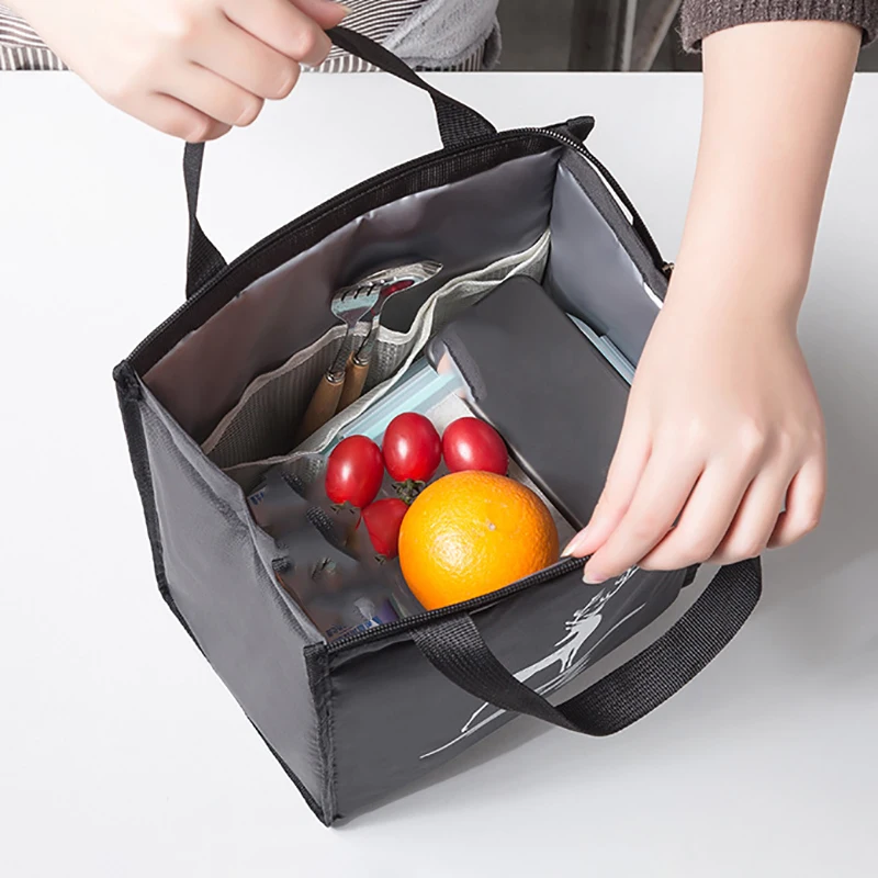 Simple and versatile ice pack with large capacity for heat preservation and cold preservation.