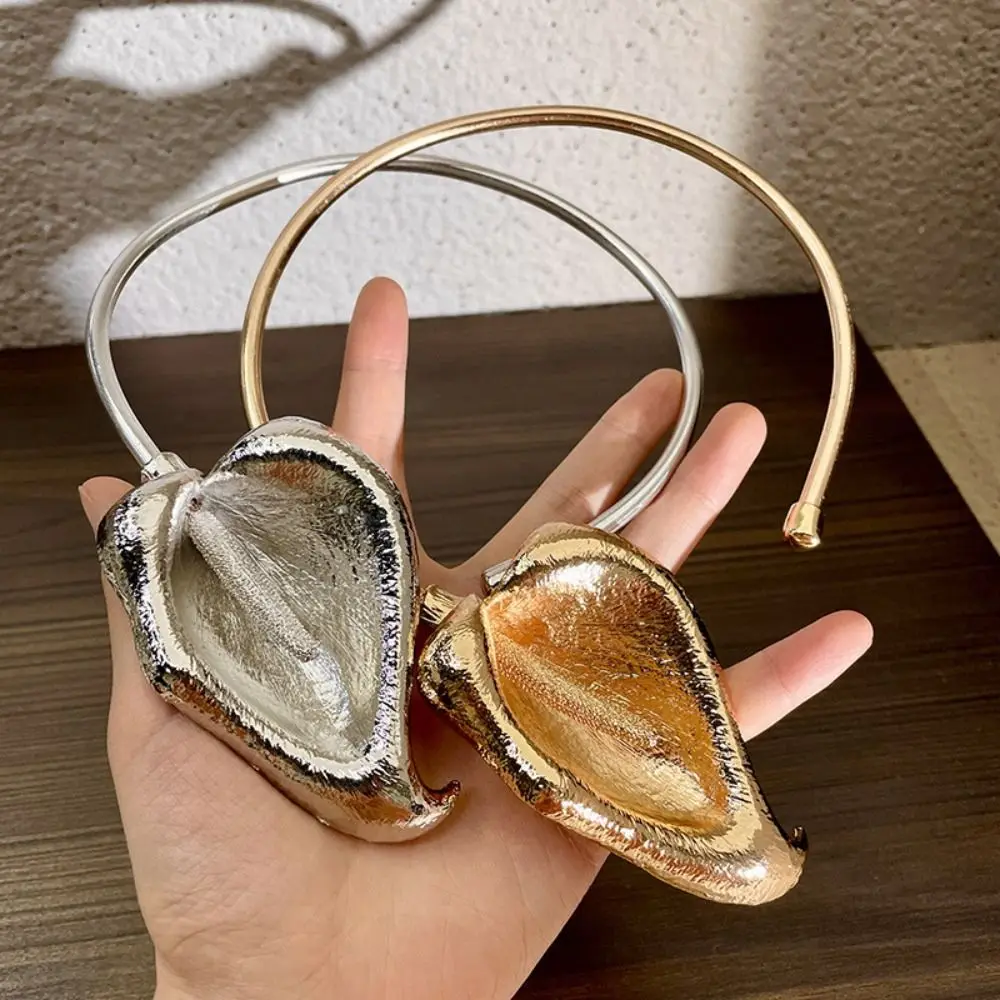 Simple Bohemian 3D Flower Metal Choker Leaf Gold Flower Necklace Adjustable Personalized Geometric Circular Collar Women