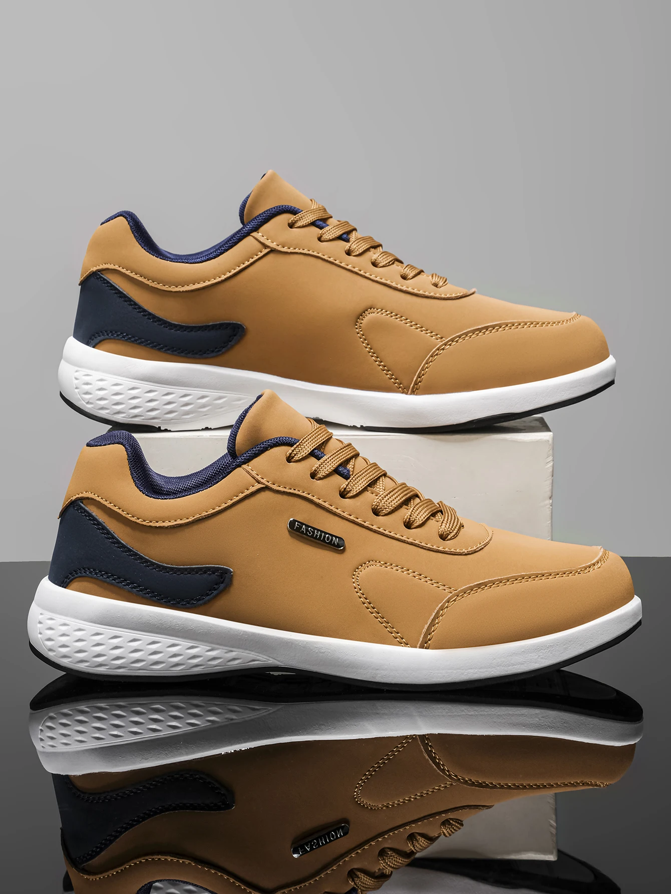 Men's Large Size Outdoor Hiking And Running Shoes Comfortable Casual Versatile Fashionable Sports Shoes for Couples Training