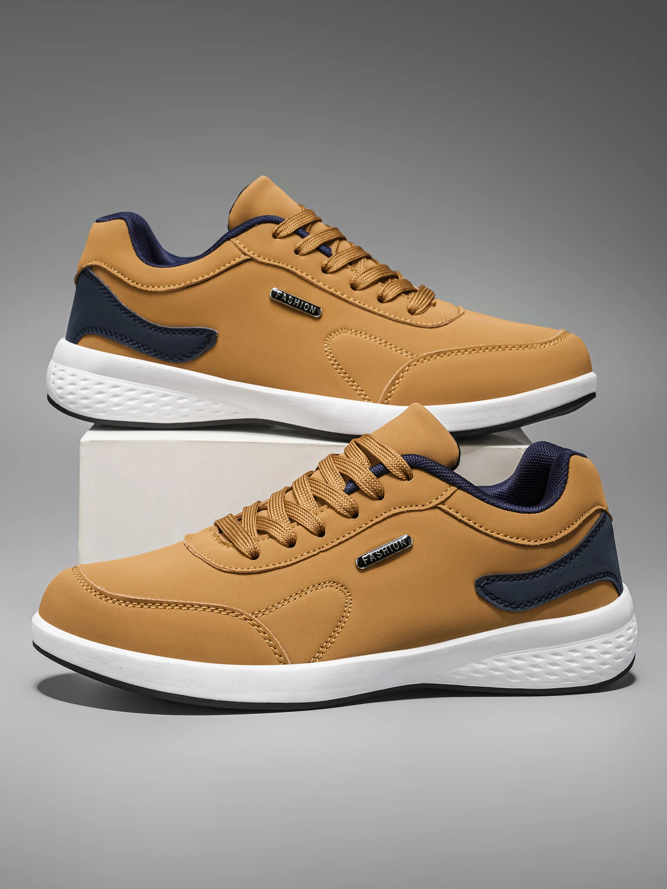 Men's Large Size Outdoor Hiking And Running Shoes Comfortable Casual Versatile Fashionable Sports Shoes for Couples Training