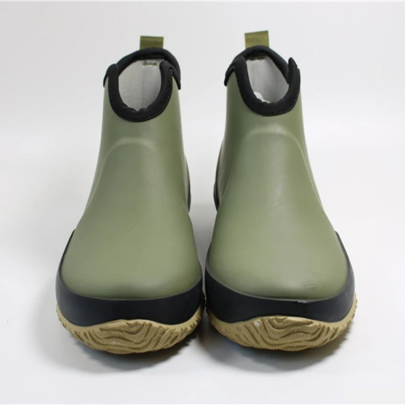 Spring Autumn Fashion Large Outdoor Waterproof and Anti Slip Men Rain Shoes Lightweight Short Tube Fishing Versatile Rain Boots