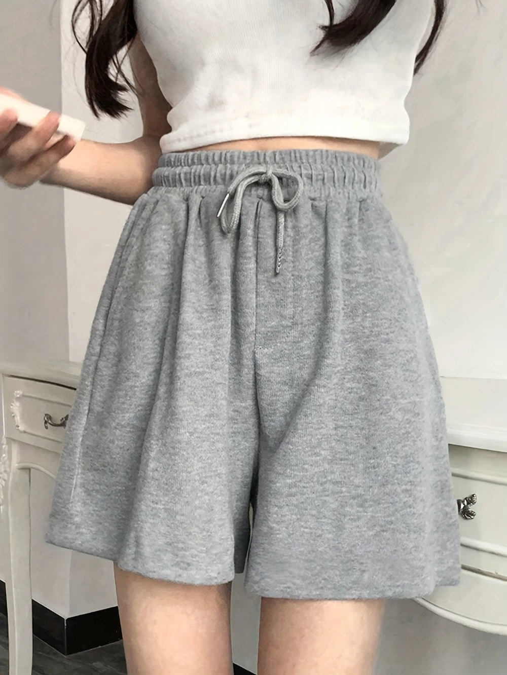 Women's High-Waisted Elastic Waistband Loose-Fit Wide-Leg Casual Shorts Solid Color Machine Washable Spring Summer