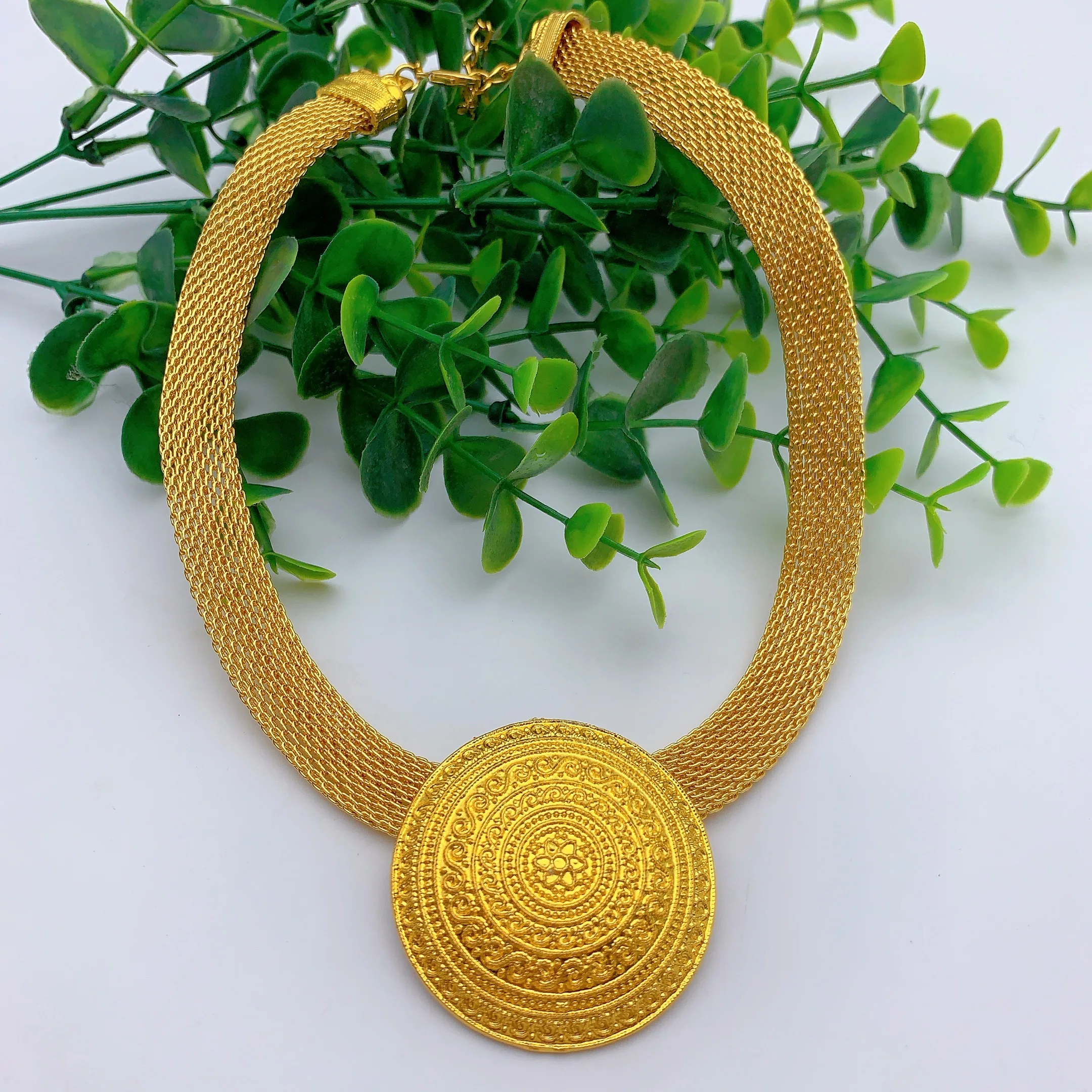 Round Pendant Dubai 24K Gold Plated Jewelry Set for Women Necklace Earrings Bracelet Ring African Bridal Wedding Party Gifts