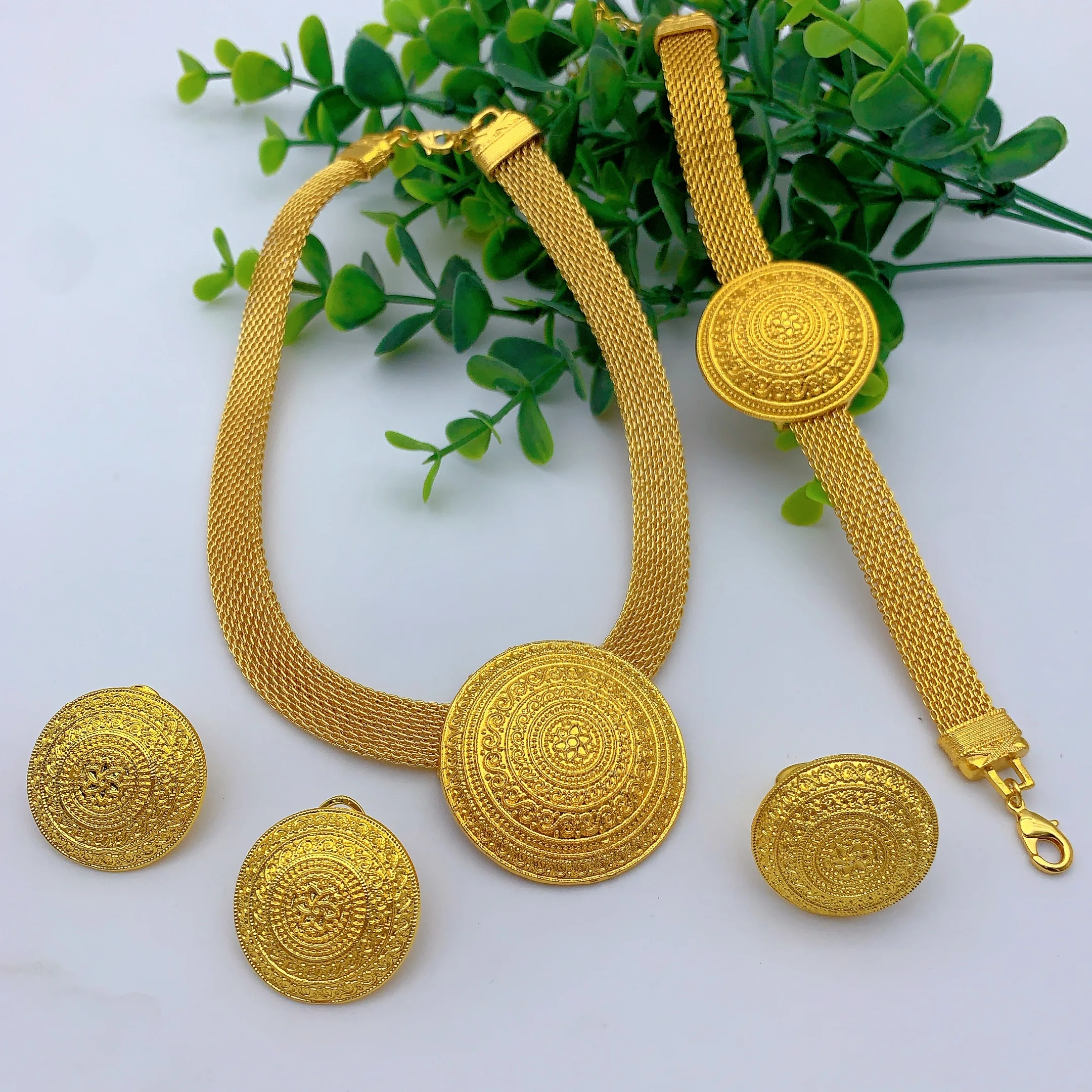 Round Pendant Dubai 24K Gold Plated Jewelry Set for Women Necklace Earrings Bracelet Ring African Bridal Wedding Party Gifts