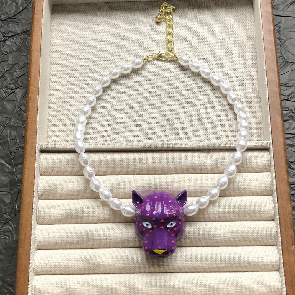 Elegant Enamel Leopard Pendant Necklace for Women Luxury High-End Queen Style Clavicle Chain Daily Party Accessory