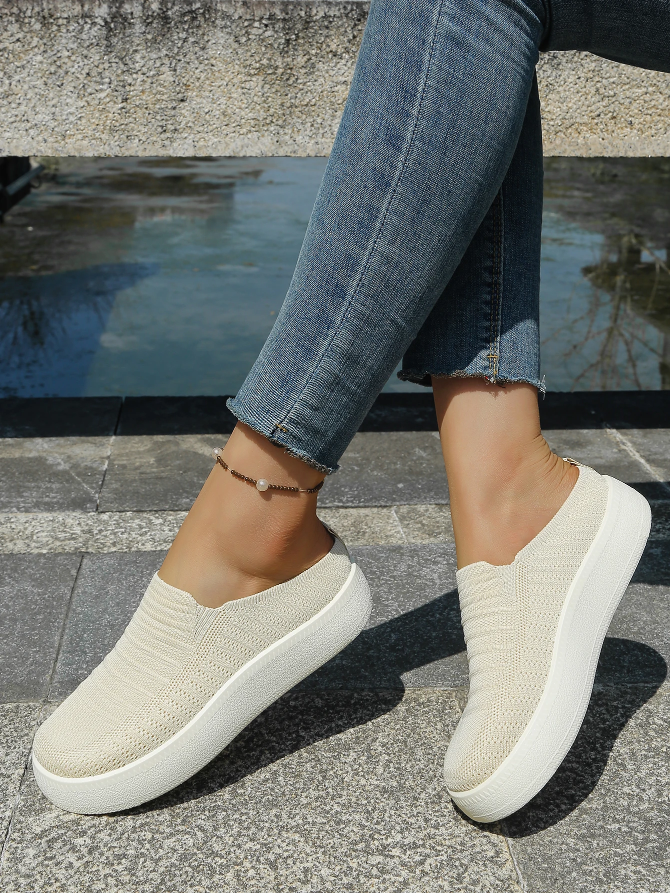 The Latest Summer Women's Single Shoes in 2026. The Fly-Constructed Shoes Are Soft, Comfortable, Breathable and Lightweight.