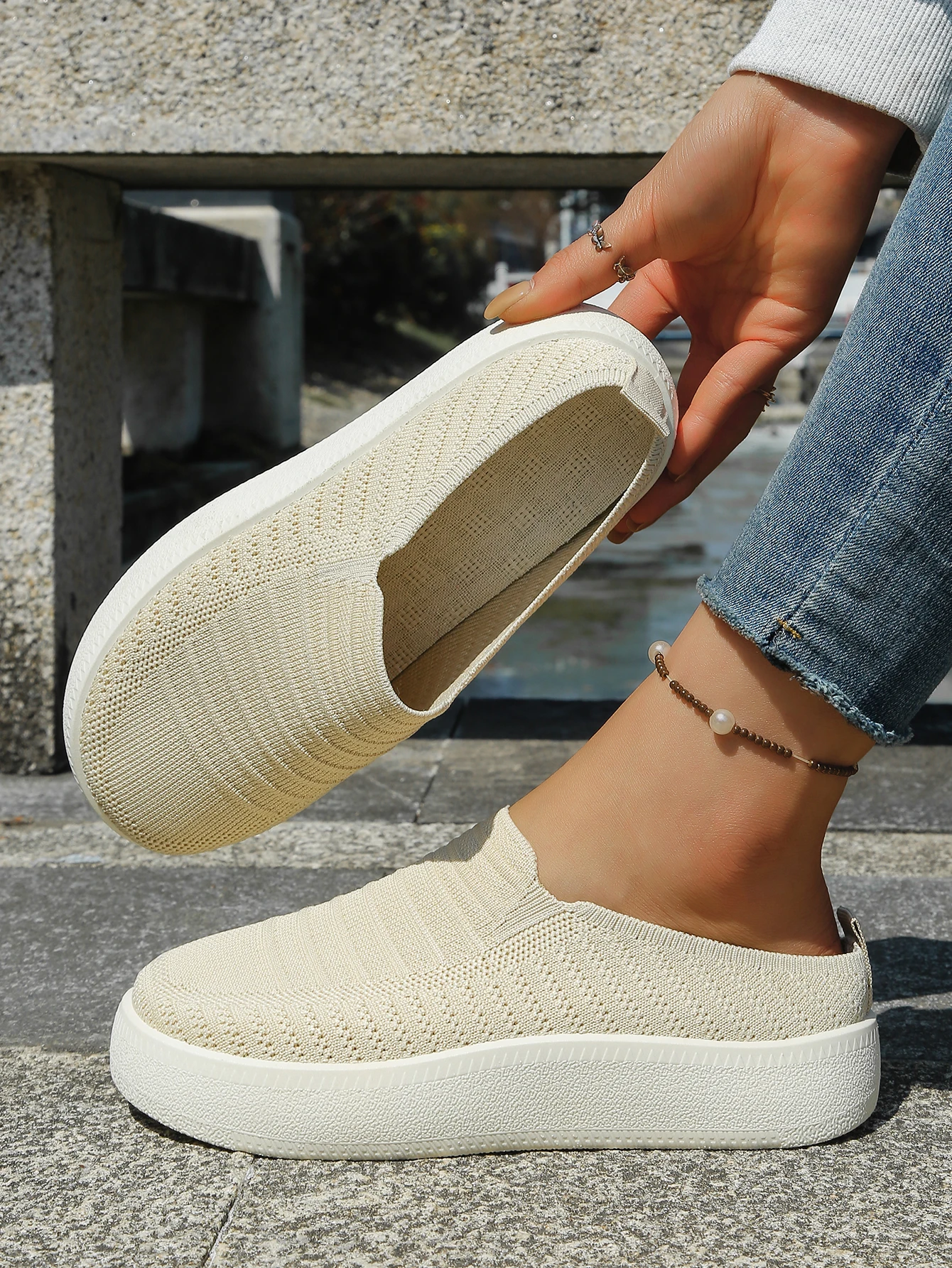 The Latest Summer Women's Single Shoes in 2026. The Fly-Constructed Shoes Are Soft, Comfortable, Breathable and Lightweight.