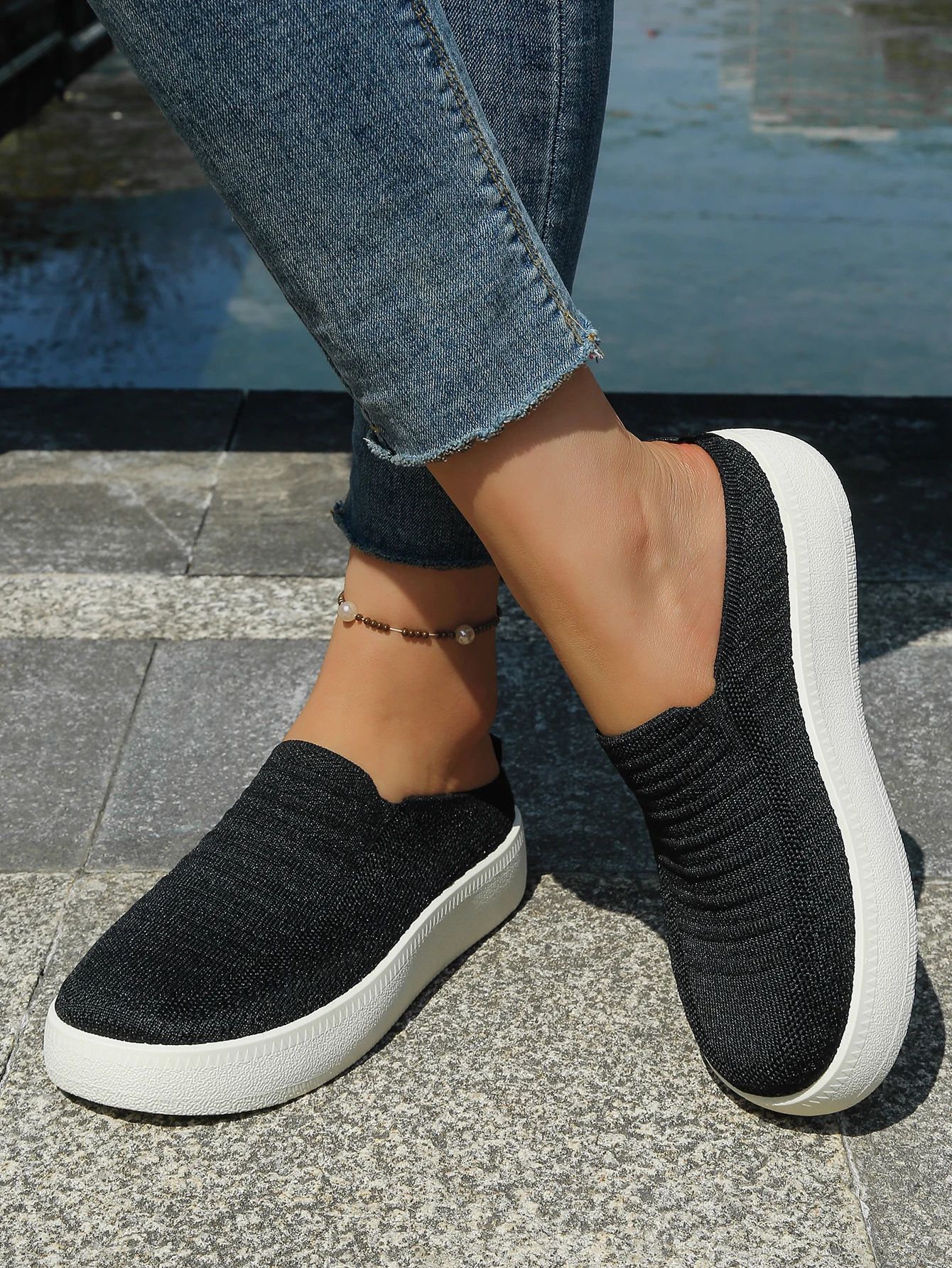 The Latest Summer Women's Single Shoes in 2026. The Fly-Constructed Shoes Are Soft, Comfortable, Breathable and Lightweight.