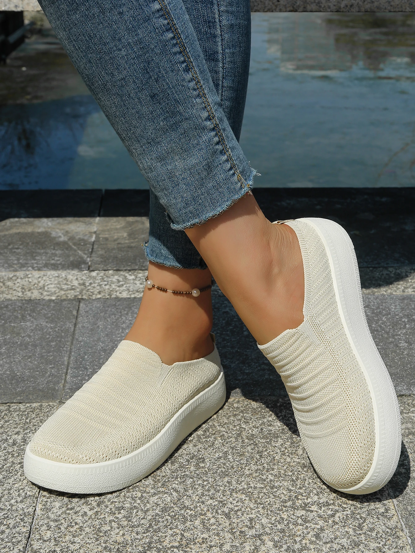 The Latest Summer Women's Single Shoes in 2026. The Fly-Constructed Shoes Are Soft, Comfortable, Breathable and Lightweight.