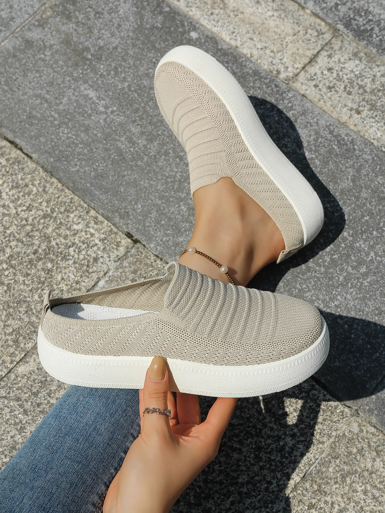 The Latest Summer Women's Single Shoes in 2026. The Fly-Constructed Shoes Are Soft, Comfortable, Breathable and Lightweight.