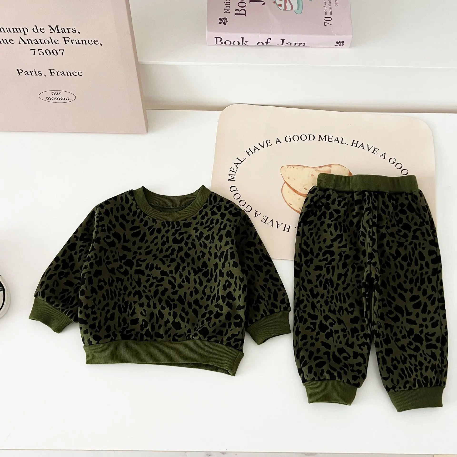 Trendy children's fashion leopard print round-neck long-sleeved spring and autumn set, baby coat, pure cotton sportswear and tre