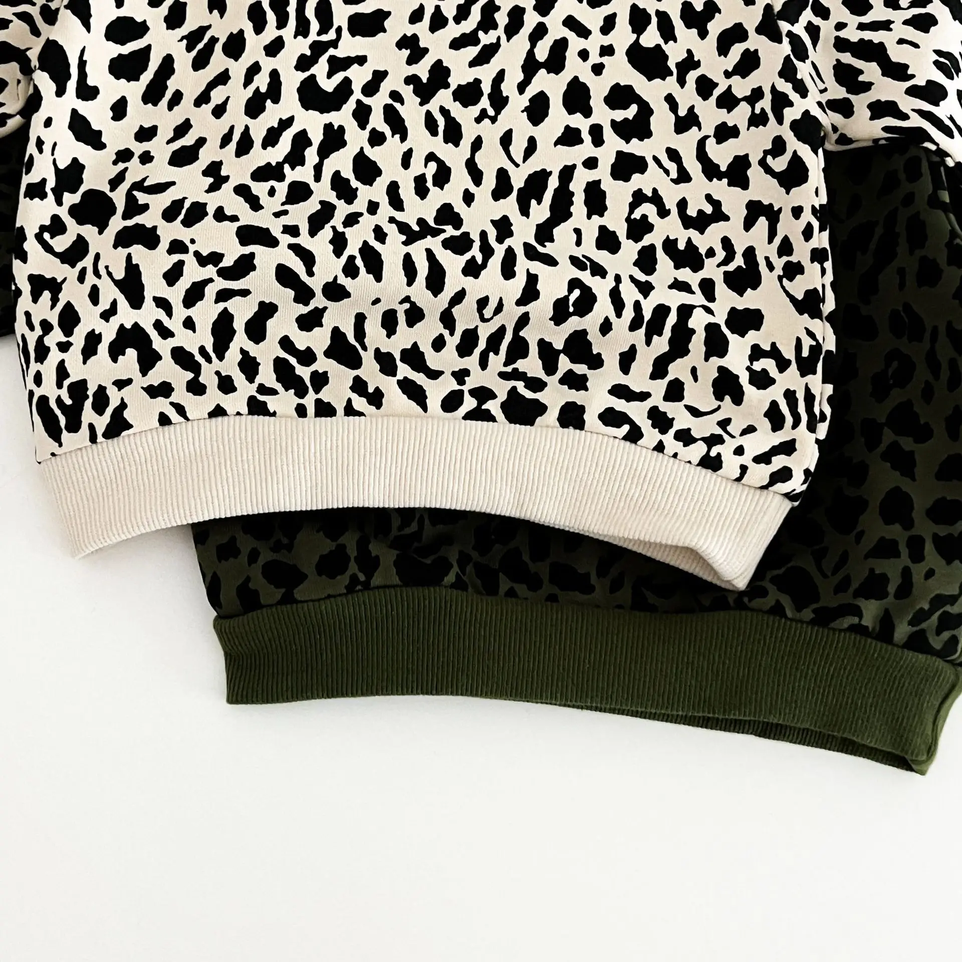 Trendy children's fashion leopard print round-neck long-sleeved spring and autumn set, baby coat, pure cotton sportswear and tre