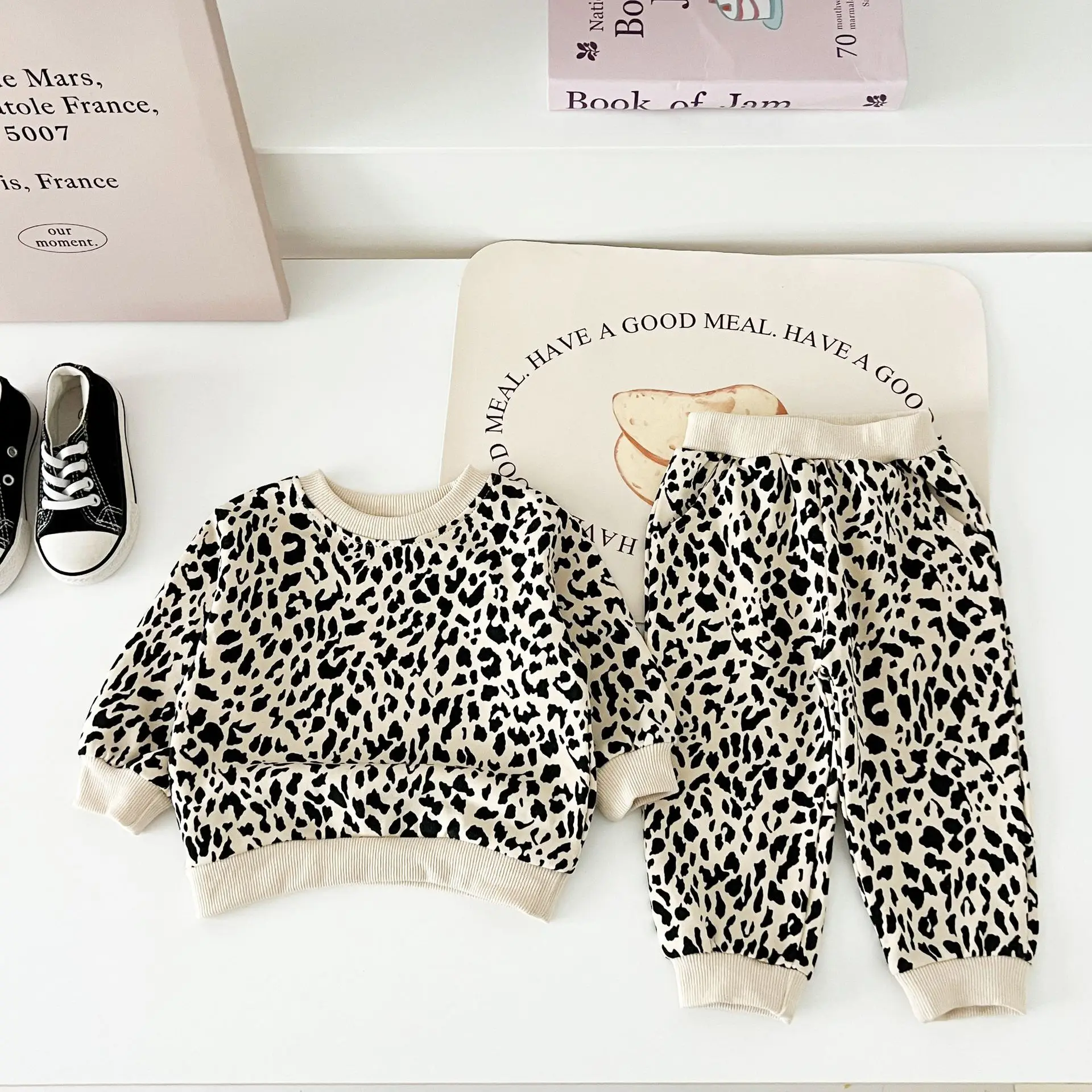 Trendy children's fashion leopard print round-neck long-sleeved spring and autumn set, baby coat, pure cotton sportswear and tre