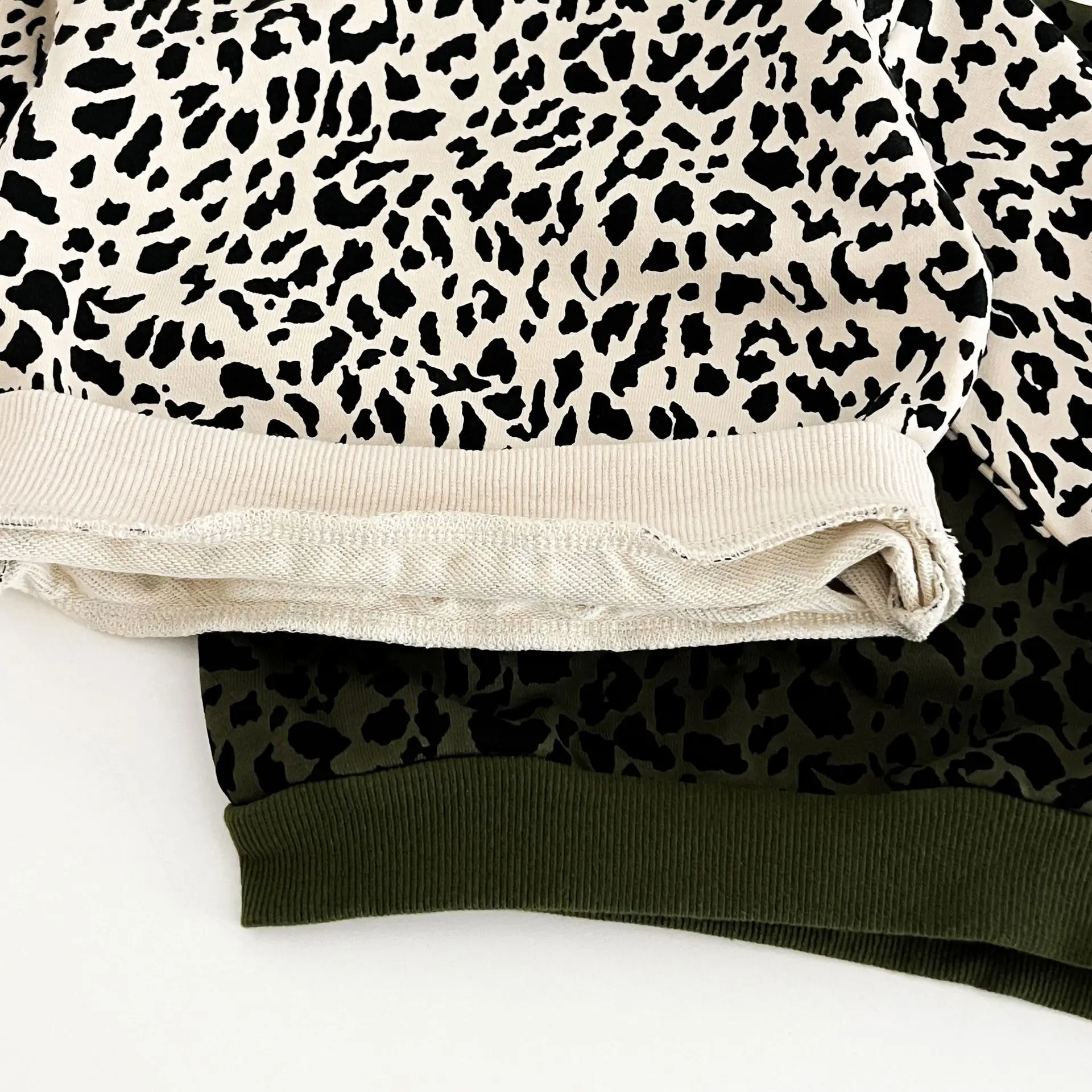 Trendy children's fashion leopard print round-neck long-sleeved spring and autumn set, baby coat, pure cotton sportswear and tre